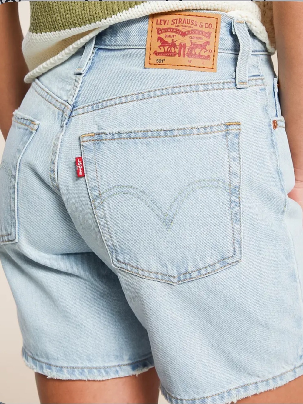 NWT 501 Mid Thigh Levi’s Shorts
